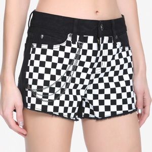 Blackheart B&W Checkered Chain Frayed Shorts Jr 15
